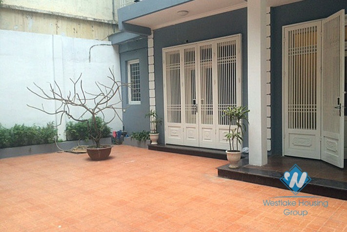 Unfurnished house for rent in Xuan Dieu street, Hanoi